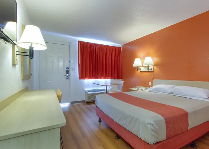 Hotel Phoenix Inn