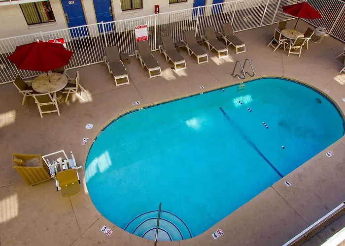 Phoenix Inn
