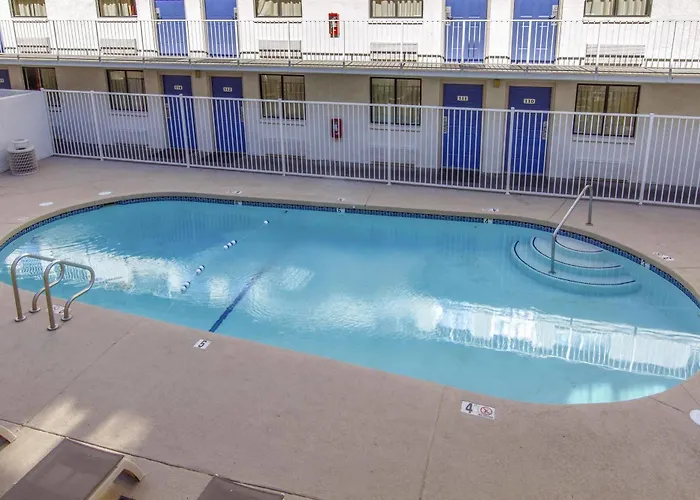 Phoenix Inn 2*