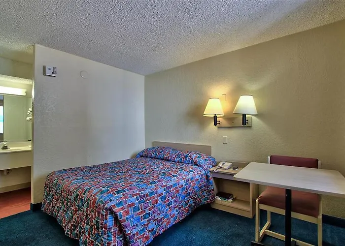 Phoenix Inn Hotel