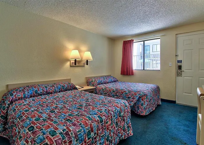 Phoenix Inn 2*